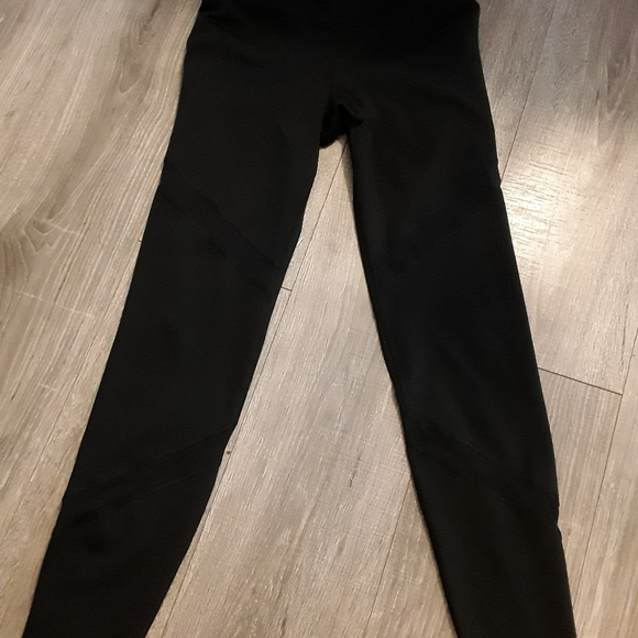 Old Navy Active Compression Leggings - Picture 2 of 2